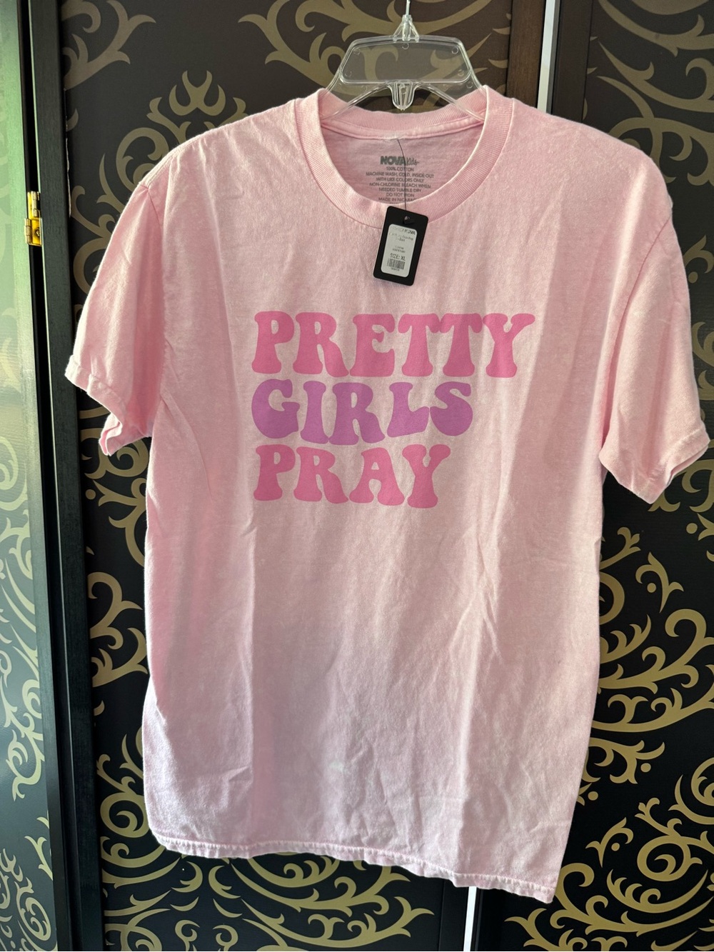 Fashion Nova Pink 'Pretty Girls Pray' Graphic Tee